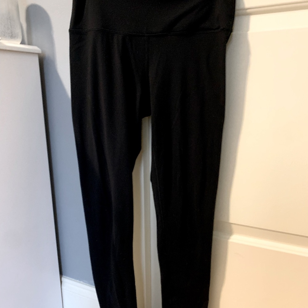 Black Yogalicous 7/8 leggings size small